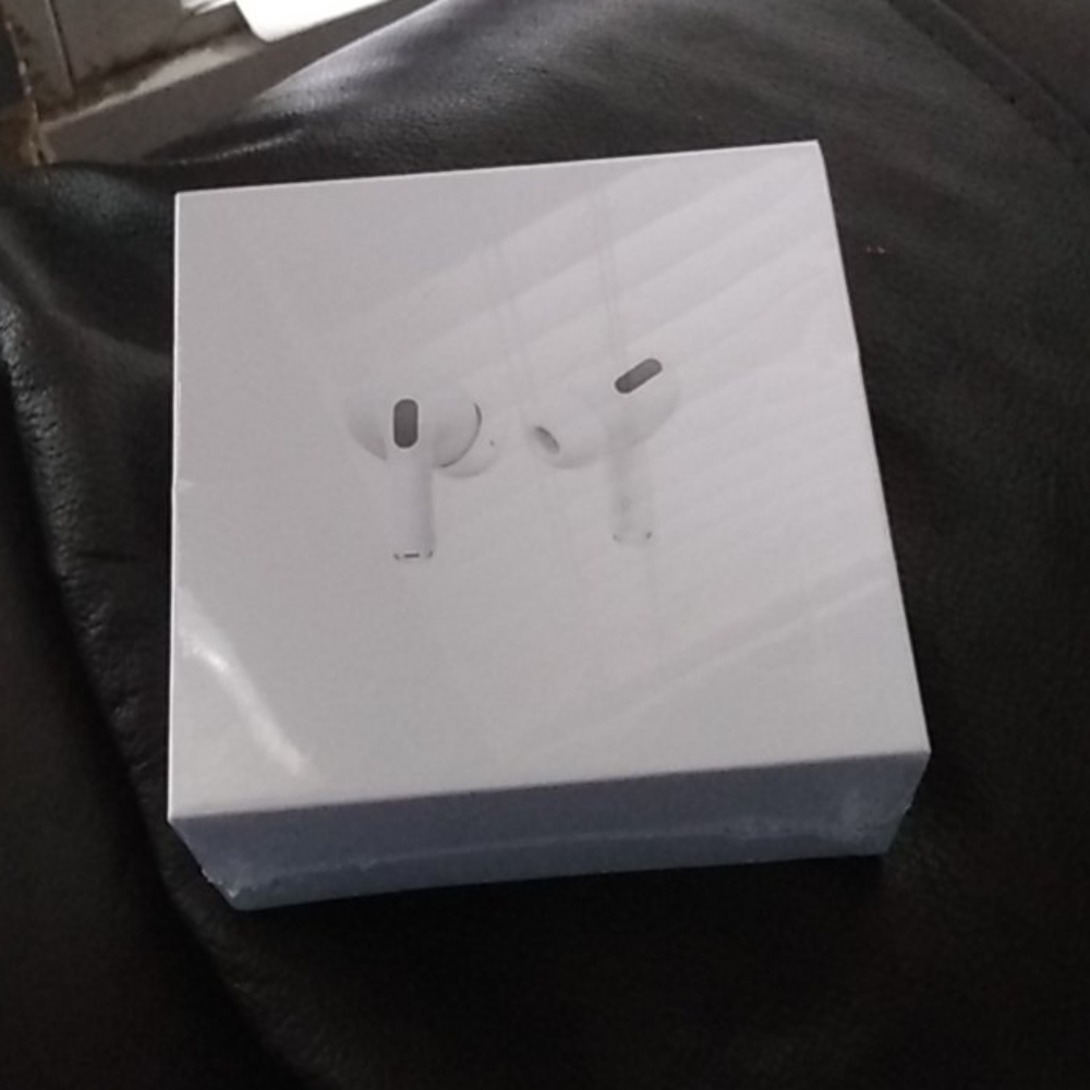 Apple airpods it's a brand new